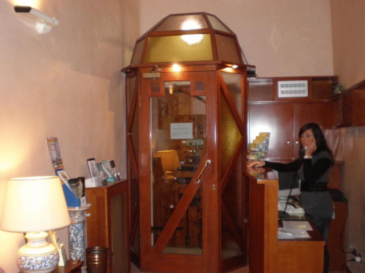 Hotel Elite Флоренция Интерьер фото
